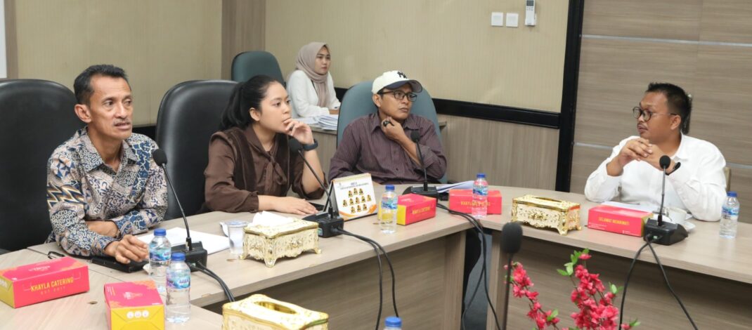 Pansus Ranperda Perubahan Perda Pendidikan Dasar Gelar Pembahasan dengan Tim Pemko Batam