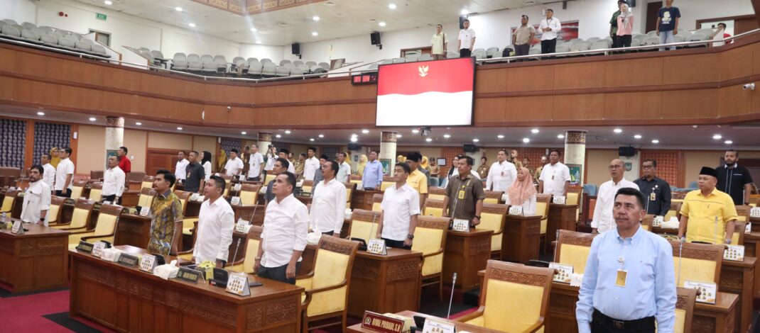 DPRD Kota Batam Gelar Rapat Paripurna Tiga Agenda, Pansus Pendidikan Dasar Diberi Tambahan Waktu 30 Hari