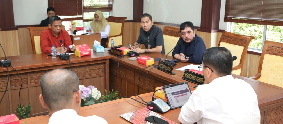 Komisi IV DPRD Batam Gelar Rapat Kerja Dengan Dinas Pendidikan, Bahas Penerimaan Siswa Baru dan Antisipasi Masalah Daya Tampung Sekolah