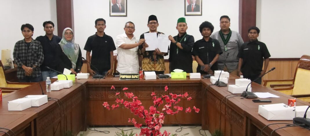 Ketua DPRD Batam Terima Audiensi HMI Cabang Batam Madani, Bahas Isu Sampah, Air Bersih, hingga Pajak