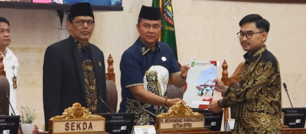Gelar Paripurna. DPRD Kota Batam Sahkan 15 Ranperda Masuk Propemperda Tahun 2026