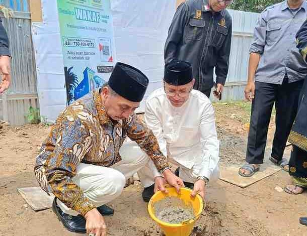 Ikut Prosesi Peletakan Batu Pertama Rumah Qur’an BWI, Anggota DPRD Kota Batam Yefri Tegaskan Dukungan untuk Gerakan Wakaf Produktif