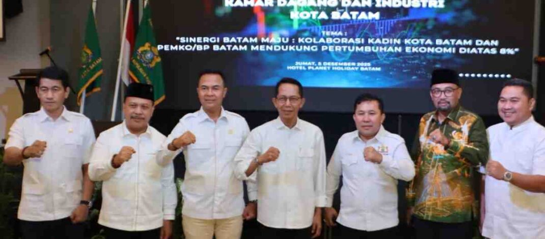 Sejumlah Pimpinan dan Anggota DPRD Kota Batam Hadiri Mukota VIII KADIN Batam 2025