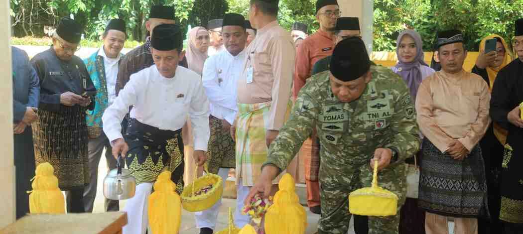 Anggota DPRD Kota Batam Muhammad Yunus Hadiri Ziarah ke Makam Zuriat Nong Isa di Nongsa