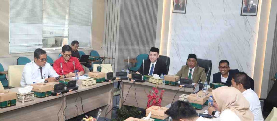 Pansus DPRD Batam Bahas Finalisasi Ranperda Adminduk