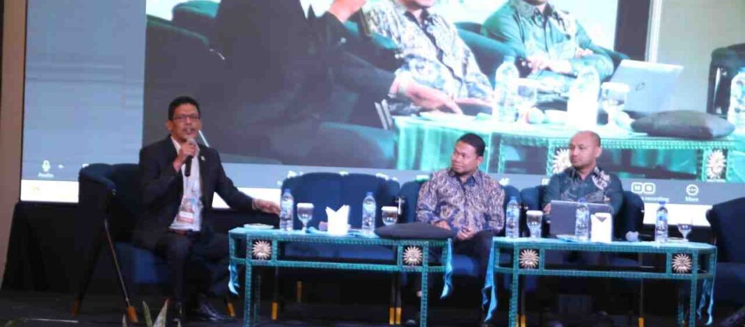 Bahas Isu Revisi UU Pemerintahan Daerah, Ketua DPRD Kota Batam Pimpin Diskusi Panel Rakernas Adeksi